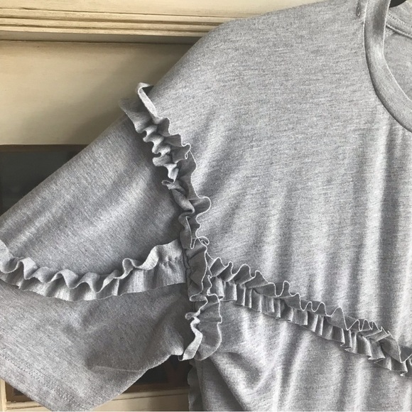 EUC Lea & Viola Ruffle Top - Picture 3 of 6